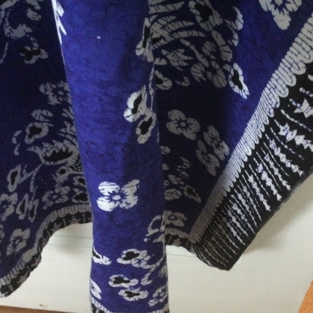 Beautiful Blue Printed Caftan Hawaii Dress - Picture 3 of 5